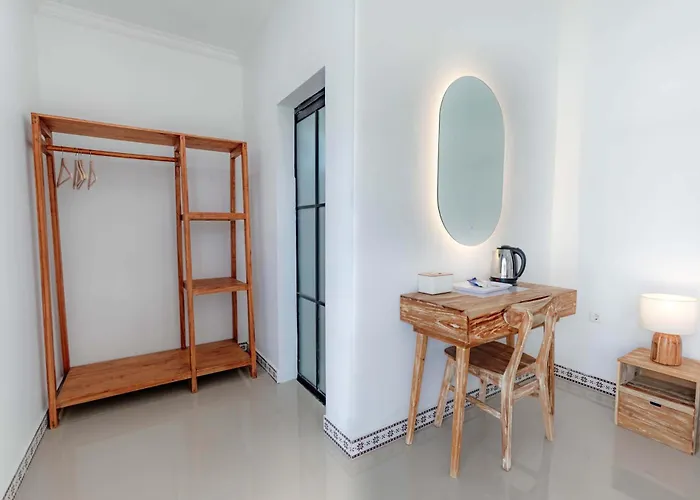 Kamaru Hotel 4*